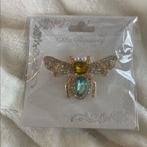 Bee Brooch with Crystals by Chloe accessory gold tone nwt